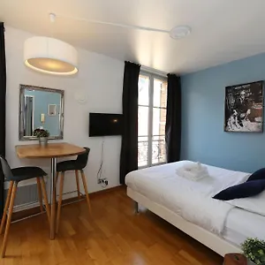 Service - En Face Du Musee - 5 Apartamento París